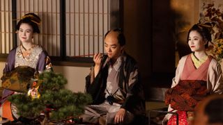 まるで別人…吉原で豪遊の歌麿「べらぼう」第44回場面写真