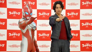 ソラト・近藤頌利、ウルトラマンオメガと最終回ぶりの再会！「ウルトラマン カードゲーム」公式日本大会にサプライズ登場