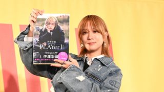 “ベビわる”伊澤彩織のフォトブック！「伊澤彩織PHOTO BOOK PLAYer 1」発売記念イベント〈20枚〉