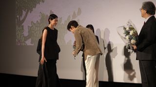 河合優実、イ・ビョンホン＆パク・チャヌク監督に花束贈呈！『しあわせな選択』ジャパンプレミア