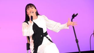 緑黄色社会、サプライズ登場で生歌唱！映画『パリに咲くエトワール』特別試写会