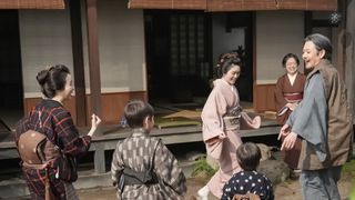 長男の勘太＆次男の勲らと一緒に…朝ドラ「ばけばけ」第116回の場面写真