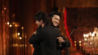 胸アツの瞬間！『国宝』横浜流星が吉沢亮に最優秀主演男優賞を授与