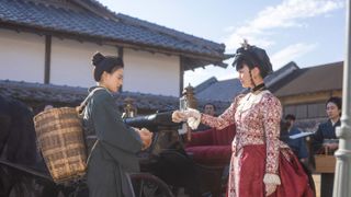【画像5枚】朝ドラ「風、薫る」直美（上坂樹里）と大山捨松（多部未華子）が遭遇…第8回場面写真