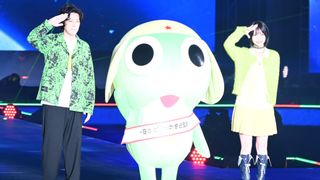 あの＆粗品、仲良くランウェイ闊歩！「Rakuten GirlsAward 2026 S/S」