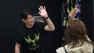 「真アギト展」“翔一”賀集利樹が初日にサプライズ登場！一人ひとりとハイタッチでファン涙