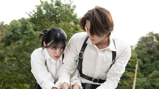 莫（今井竜太郎）とシックス（平川結月）が対峙！「仮面ライダーゼッツ」第35話場面カット