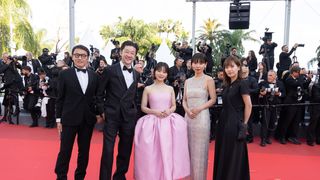 岸井ゆきのが華やかなドレス姿で初のカンヌレッドカーペットを満喫！『すべて真夜中の恋人たち』