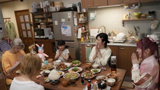目黒蓮主演『SAKAMOTO DAYS』家族愛溢れる新場面写真＆オフショット