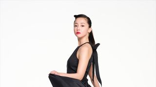 沢尻エリカ、美脚披露！「EIMY ISTOIRE」ビジュアル