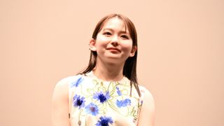山田杏奈、ノースリーブ衣装がキュート！映画『NEW GROUP』公開記念舞台あいさつ