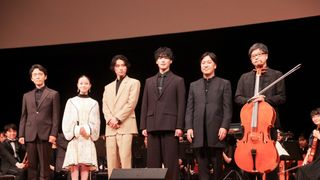山崎賢人＆橋本環奈のサプライズ登壇に大歓声！『キングダム』シネマコンサート