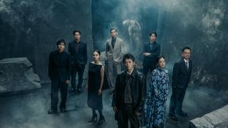 「ガス人間」キャスト＆製作陣、“あの石像”の前に集結！撮り下ろしスペシャルアート
