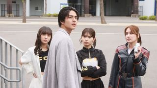 「オメガホーン」に「超ギャバン」刹那＆本部長＆キキコト合流！第2話場面写真