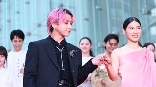 佐久間大介が土屋太鳳をエスコート！『マッチング TRUE LOVE』 レッドカーペットイベント