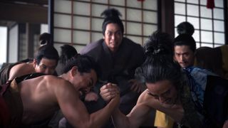 柴田勝家、前田利家ら“筋肉祭り”「豊臣兄弟！」第32回場面写真