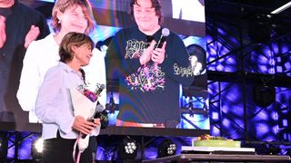 リンダ・ハミルトンに少し早いバースデーサプライズ！「東京ホラー特区!!2026」スペシャルステージ