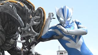 「ウルトラマンテオ」破壊暴竜デスドラゴに挑む！10月放送回の場面写真