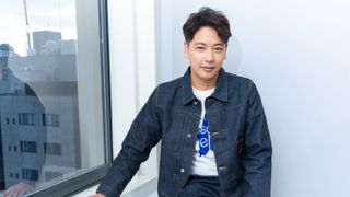 「カブト」20周年、佐藤祐基が再び加賀美新に！『仮面ライダーカブト 20th 天を継ぐもの』撮り下ろしカット