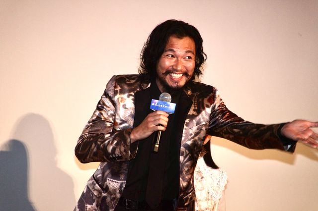 芦田愛菜、岡田将生ほか豪華キャスト登壇！映画『果てしなきスカーレット』初日舞台あいさつ（4枚目）