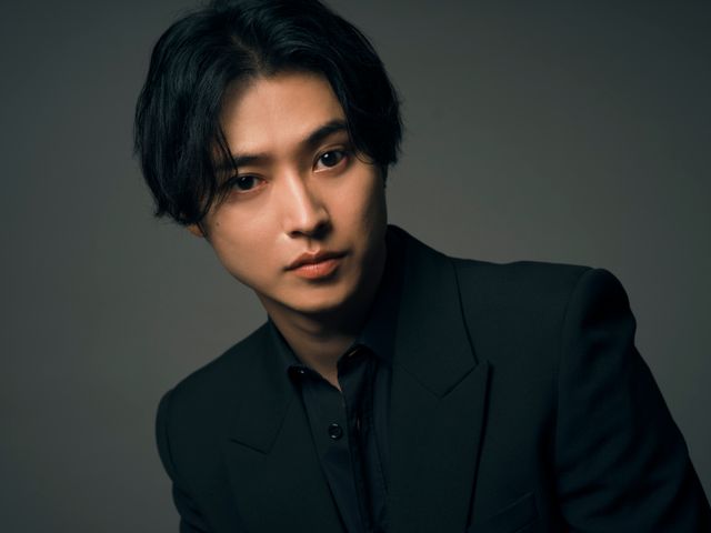 山崎賢人×佐藤信介監督「今際の国のアリス」インタビュー撮りおろし＜8枚＞（2枚目）