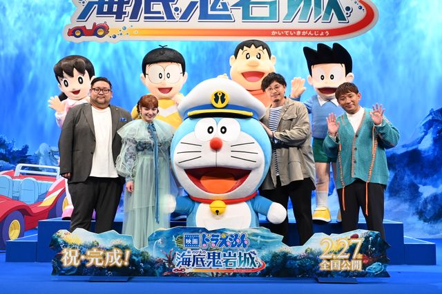 平愛梨、キュートなドレスでアルコ＆ピースと登場！『映画ドラえもん　新・のび太の海底鬼岩城』完成披露：フォトギャラリー