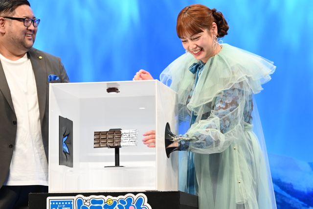 平愛梨、キュートなドレスでアルコ＆ピースと登場！『映画ドラえもん　新・のび太の海底鬼岩城』完成披露（2枚目）