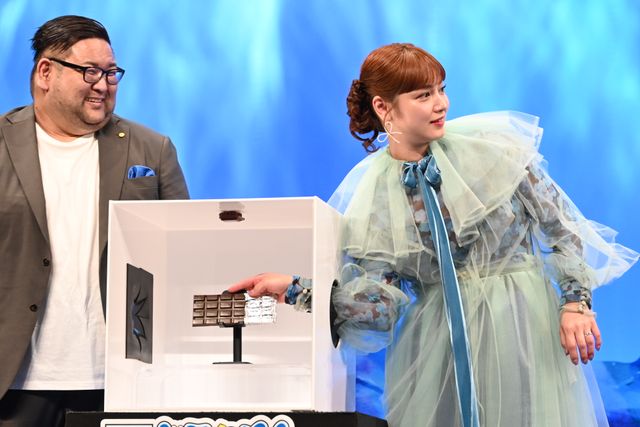 平愛梨、キュートなドレスでアルコ＆ピースと登場！『映画ドラえもん　新・のび太の海底鬼岩城』完成披露（3枚目）