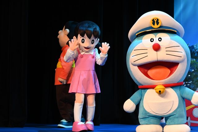 平愛梨、キュートなドレスでアルコ＆ピースと登場！『映画ドラえもん　新・のび太の海底鬼岩城』完成披露（6枚目）