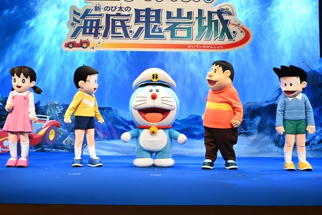 平愛梨、キュートなドレスでアルコ＆ピースと登場！『映画ドラえもん　新・のび太の海底鬼岩城』完成披露（7枚目）