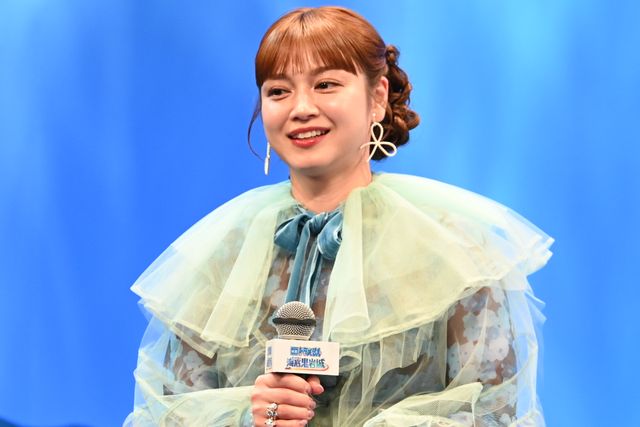 平愛梨、キュートなドレスでアルコ＆ピースと登場！『映画ドラえもん　新・のび太の海底鬼岩城』完成披露（9枚目）