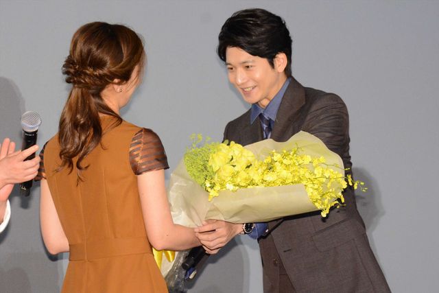 尾野真千子、大号泣！『いつまた、君と　～何日君再来（ホーリージュンザイライ）～』初日舞台あいさつ（4枚目）