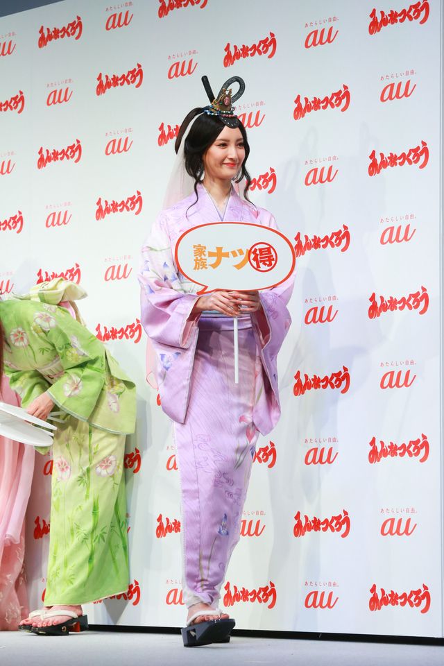 有村架純、菜々緒、川栄李奈が勢ぞろい！「au発表会2018 Summer」（7枚目）