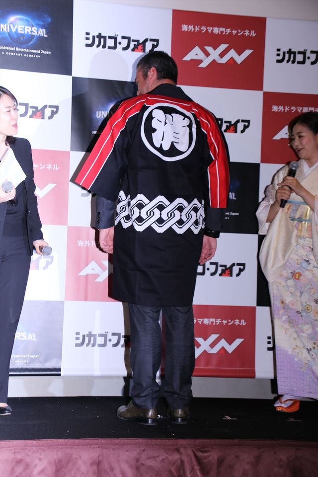 「シカゴ・ファイア」テイラー・キニーが初来日！法被姿でゴキゲン（全12枚）（5枚目）