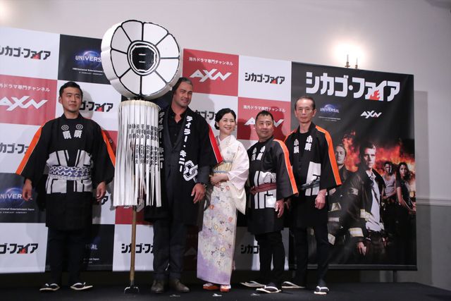 「シカゴ・ファイア」テイラー・キニーが初来日！法被姿でゴキゲン（全12枚）（6枚目）