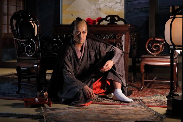 阿部寛『HOKUSAI』北斎導くキーマン・蔦屋重三郎場面写真（2枚目）