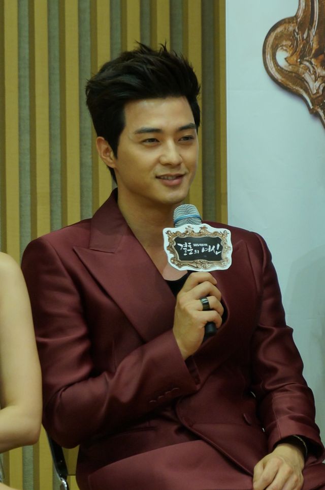 「結婚の女神」キム・ジフン、「視聴率が振るわないSBSドラマの突破口になりそう」と自信＜韓国JPICTURES＞（2枚目）