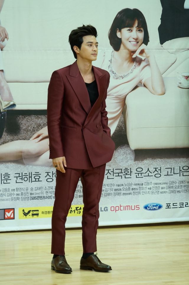 「結婚の女神」キム・ジフン、「視聴率が振るわないSBSドラマの突破口になりそう」と自信＜韓国JPICTURES＞（3枚目）