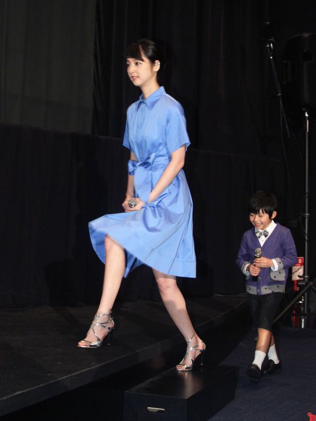 永作博美、佐々木希らの最高の笑顔！『さいはてにて～やさしい香りと待ちながら～』完成披露舞台あいさつフォトギャラリー（12枚目）