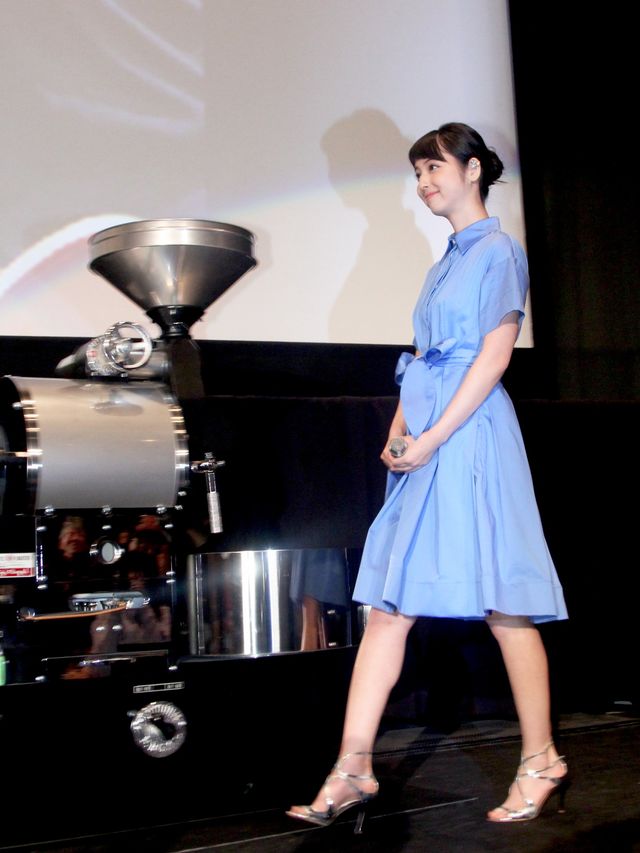 永作博美、佐々木希らの最高の笑顔！『さいはてにて～やさしい香りと待ちながら～』完成披露舞台あいさつフォトギャラリー（13枚目）