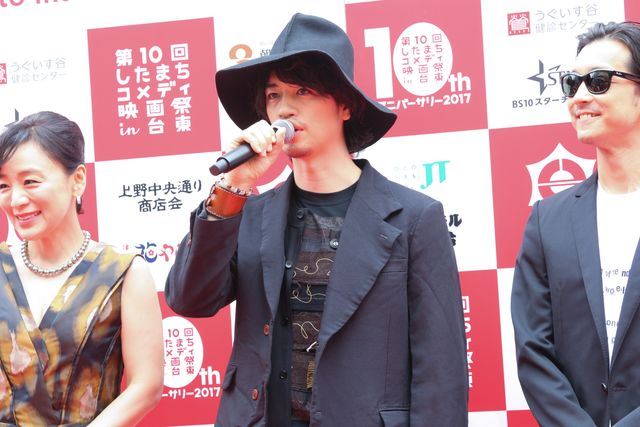 人力車に乗る高橋一生＆斎藤工！「第10回したまちコメディ映画祭in台東」レッドカーペットイベント＆オープニングセレモニーが（9枚目）