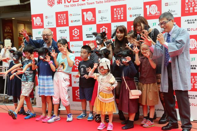 人力車に乗る高橋一生＆斎藤工！「第10回したまちコメディ映画祭in台東」レッドカーペットイベント＆オープニングセレモニーが（18枚目）