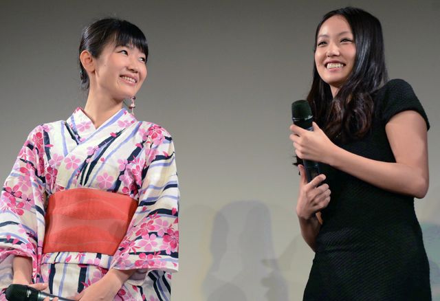 監督、見て？間宮夕貴、現場でバスローブをはだけ…『屋根裏の散歩者』イベントギャラリー（30枚目）