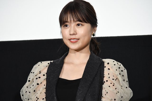 有村架純『かぞくいろ－RAILWAYS わたしたちの出発－』初日舞台あいさつ（2枚目）