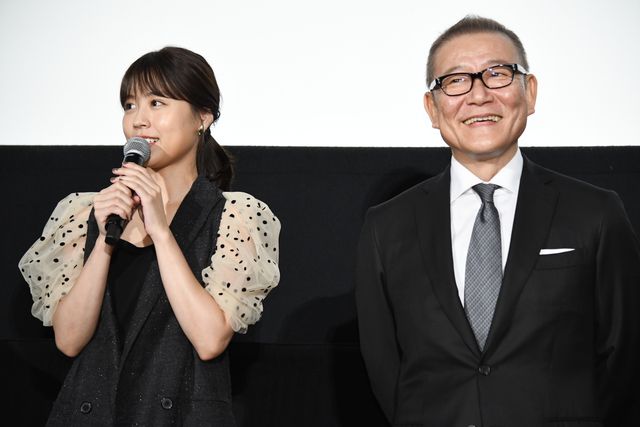 有村架純『かぞくいろ－RAILWAYS わたしたちの出発－』初日舞台あいさつ（5枚目）