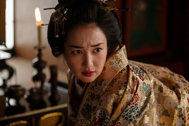 険しい表情の知保の方（高梨臨）…大河ドラマ「べらぼう～蔦重栄華乃夢噺～」第17回：フォトギャラリー