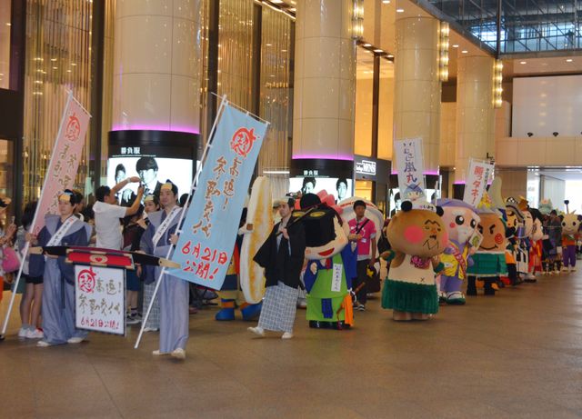 歴史系人気ゆるキャラが東京・有楽町を大名行列！　画像ギャラリー：フォトギャラリー