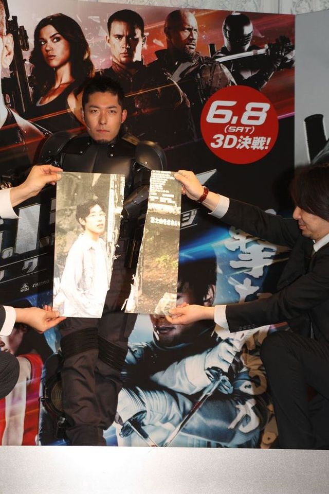 ポースにキレがある中田敦彦！イベントフォトギャラリー（8枚目）