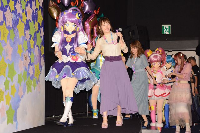 人気声優＆プリキュアたちがズラリ！『映画スター☆トゥインクルプリキュア　星のうたに想いをこめて』初日舞台あいさつ（2枚目）