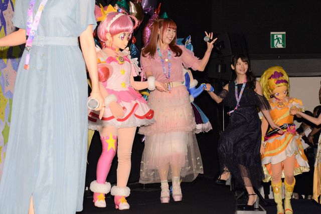 人気声優＆プリキュアたちがズラリ！『映画スター☆トゥインクルプリキュア　星のうたに想いをこめて』初日舞台あいさつ（4枚目）